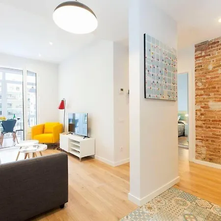 Paseo De Gracia Spacious 4Bd - 4Bth *