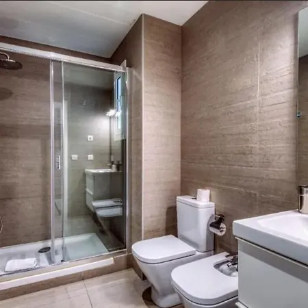 Paseo De Gracia Spacious 4bd - 4bth