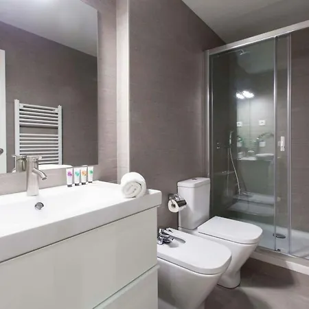 Paseo De Gracia Spacious 4bd - 4bth Appartement