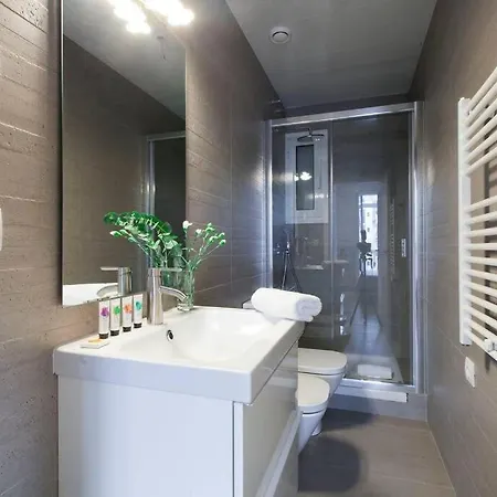 Paseo De Gracia Spacious 4bd - 4bth * Barcelona