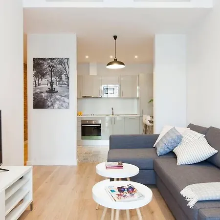 Paseo De Gracia Spacious 4bd - 4bth ברצלונה